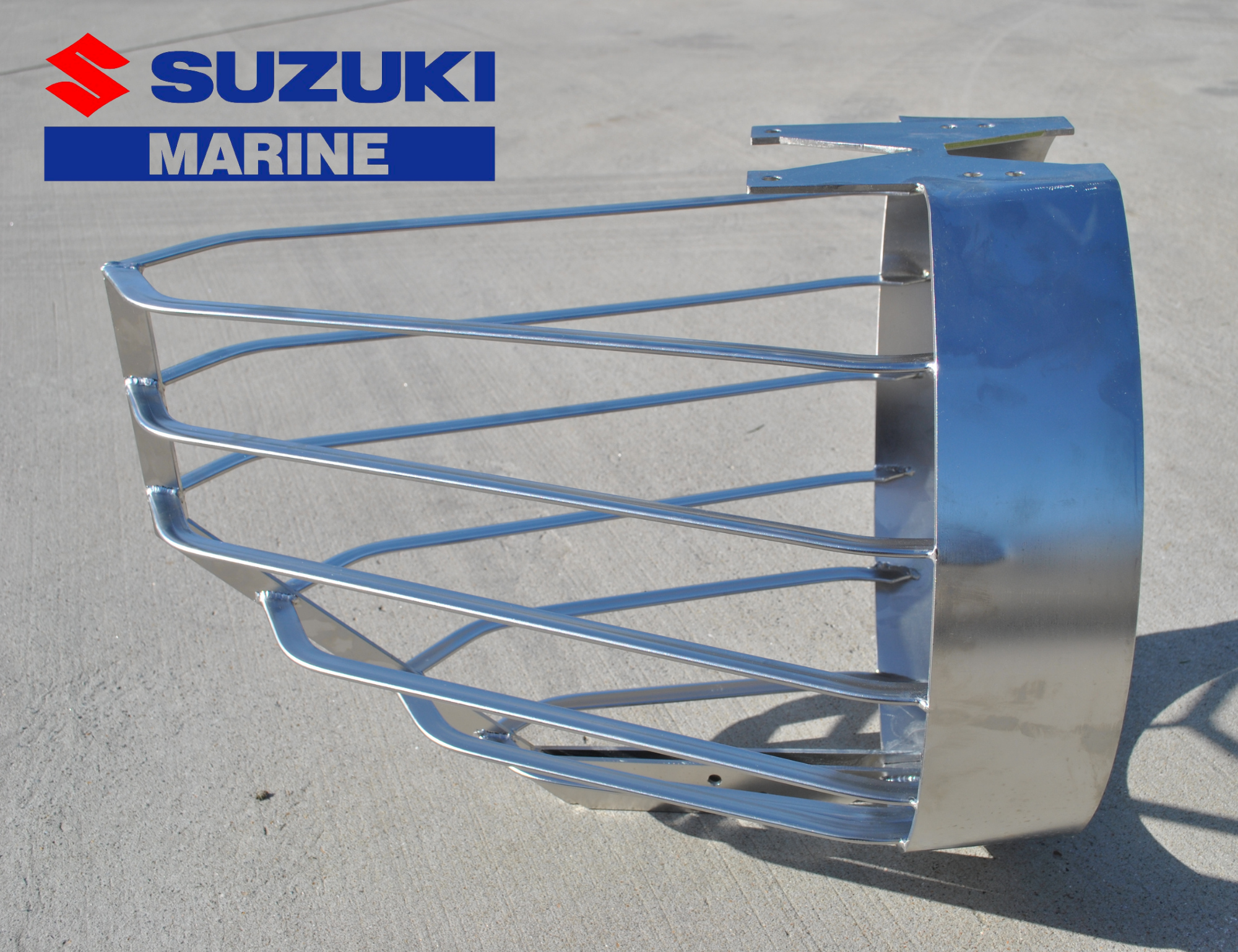 Prop deflector for Suzuki outboard engine